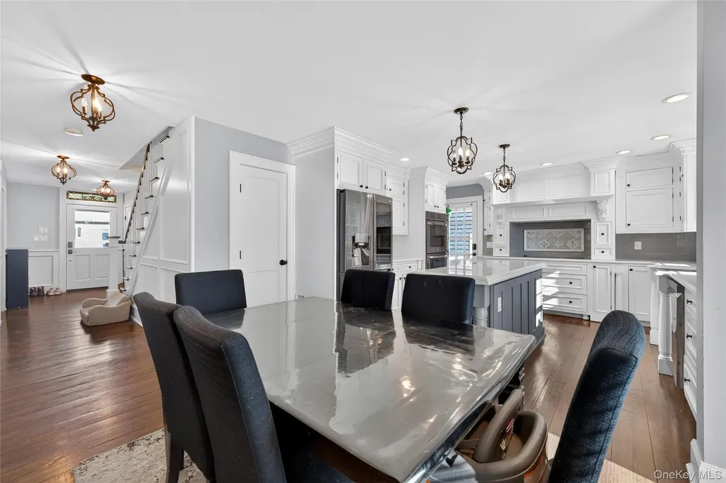 20 Westbridge Drive Babylon NY 11702