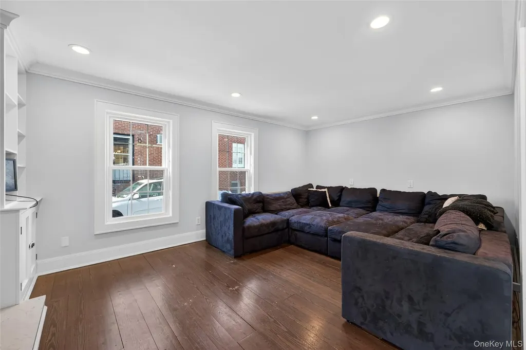 20 Westbridge Drive Babylon NY 11702