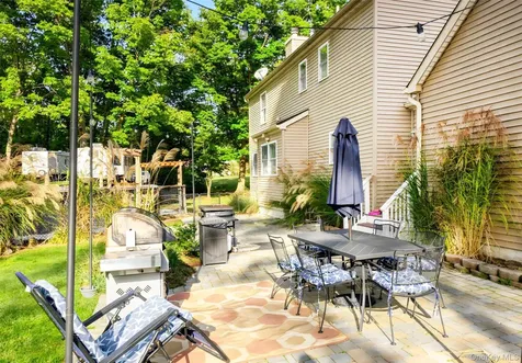 230 Eastport Manor Road Manorville NY 11949