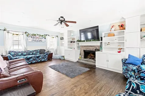 230 Eastport Manor Road Manorville NY 11949