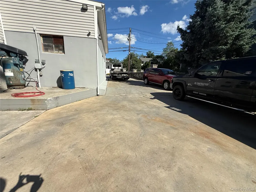 944 E Main Street Riverhead NY 11901