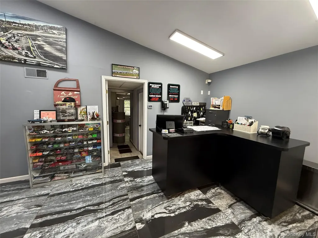 944 E Main Street Riverhead NY 11901