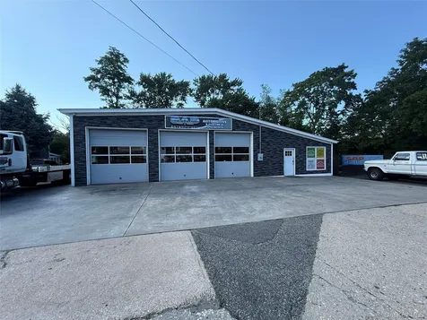 944 E Main Street Riverhead NY 11901