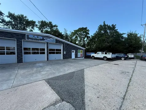 944 E Main Street Riverhead NY 11901