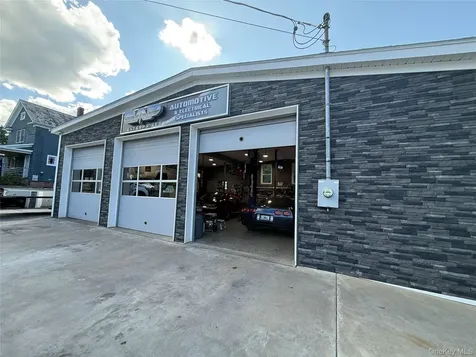 944 E Main Street Riverhead NY 11901