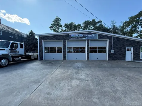 944 E Main Street Riverhead NY 11901