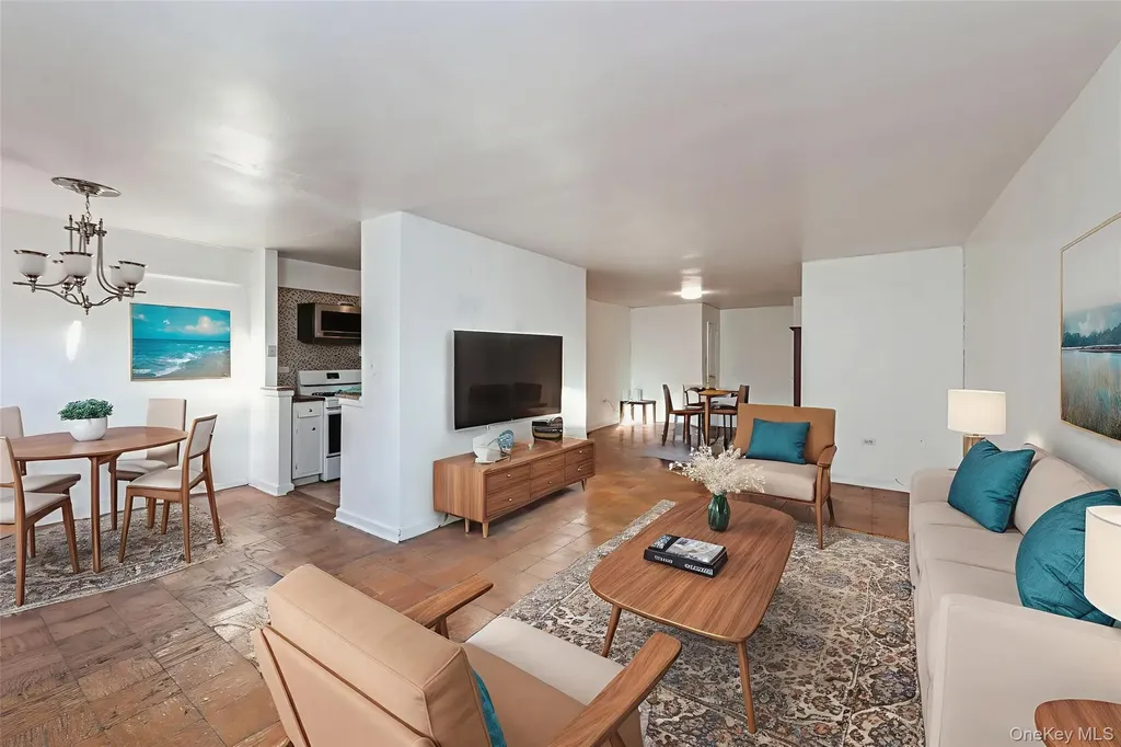 9910 60 Avenue Corona NY 11368