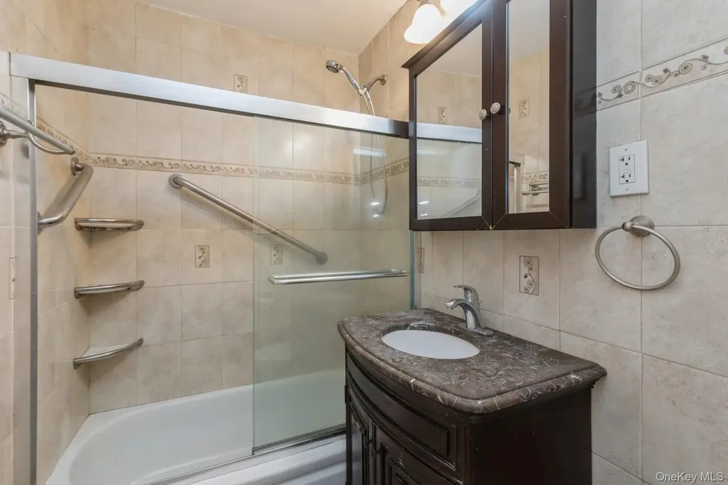 9910 60 Avenue Corona NY 11368