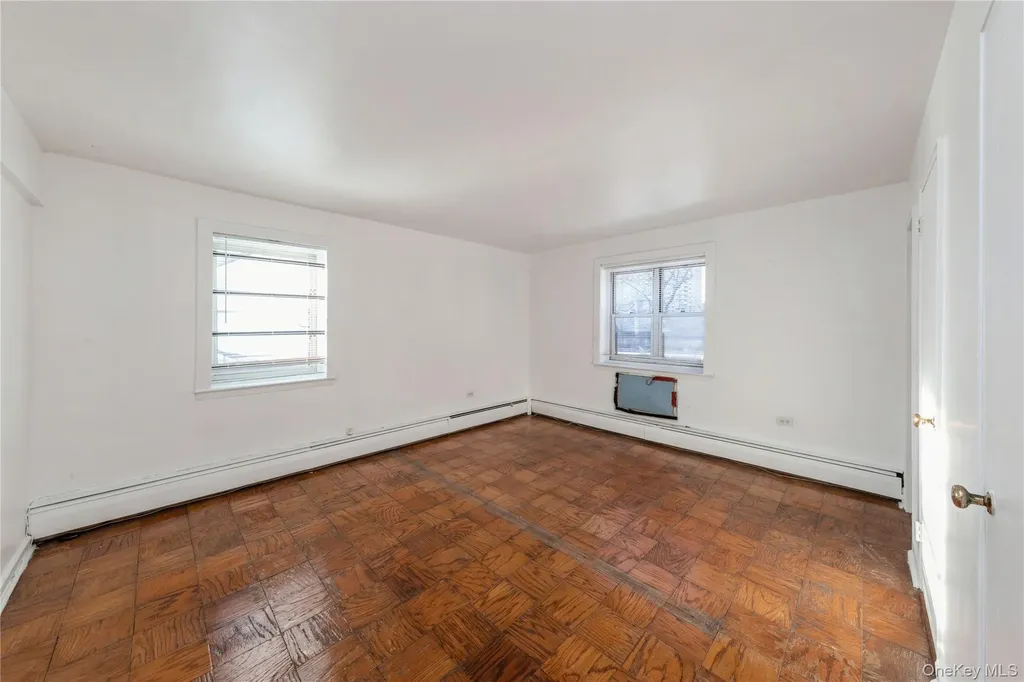 9910 60 Avenue Corona NY 11368