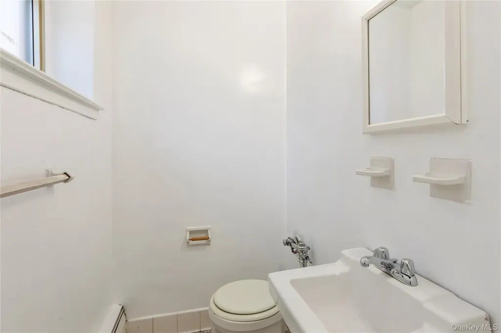 9910 60 Avenue Corona NY 11368