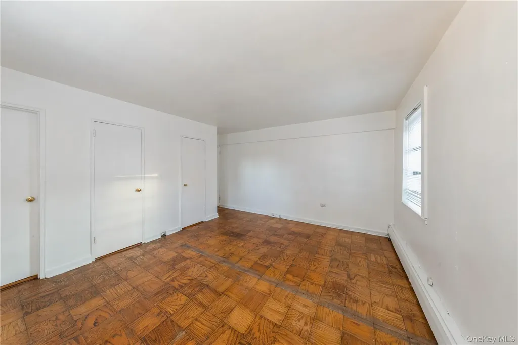 9910 60 Avenue Corona NY 11368