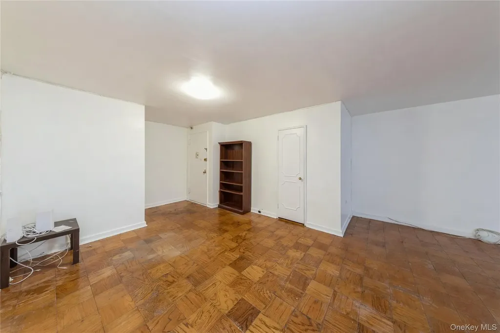 9910 60 Avenue Corona NY 11368
