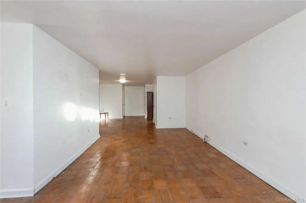 9910 60 Avenue Corona NY 11368