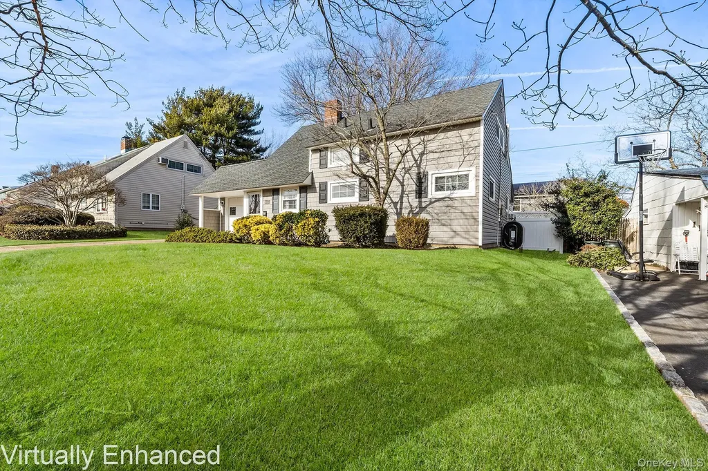 111 Stirrup Lane Levittown NY 11756