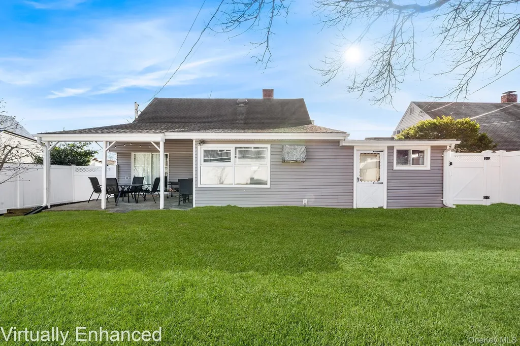 111 Stirrup Lane Levittown NY 11756
