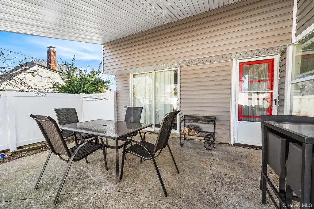 111 Stirrup Lane Levittown NY 11756