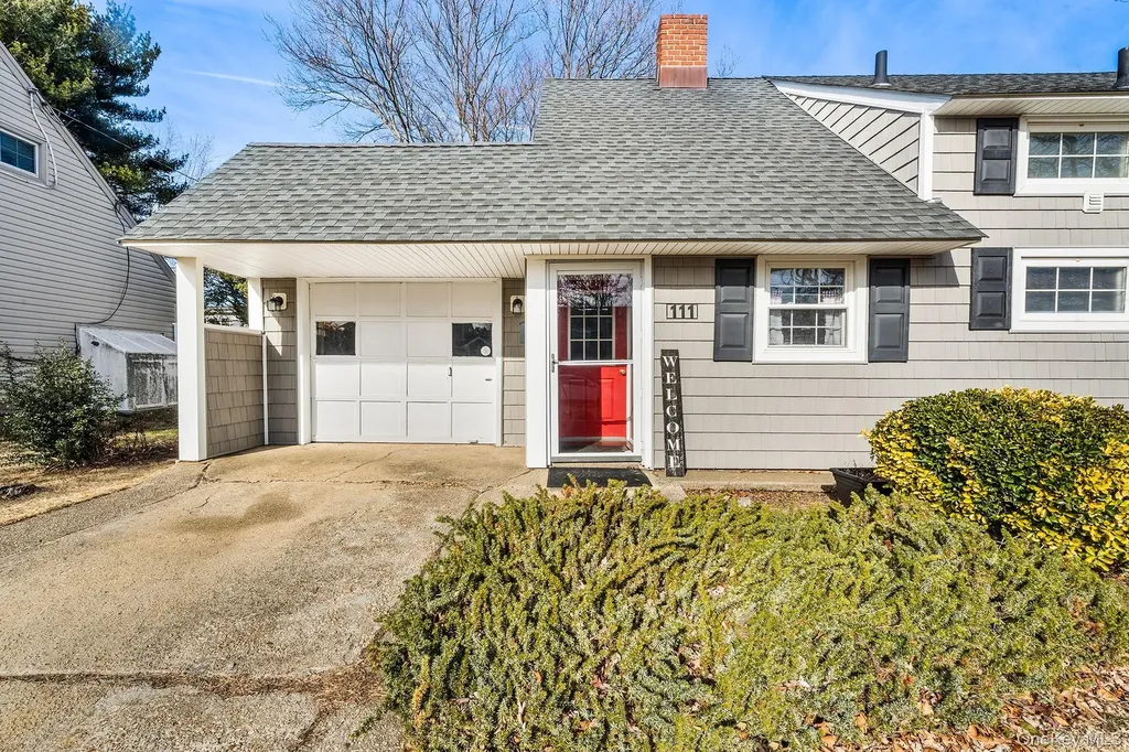 111 Stirrup Lane Levittown NY 11756