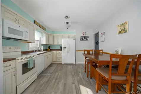 25 Verplanck Avenue Hopewell Junction NY 12533