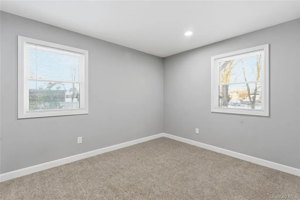 1395 Gardiner Drive Bay Shore NY 11706