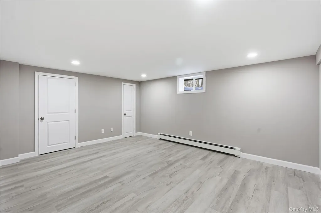 1395 Gardiner Drive Bay Shore NY 11706