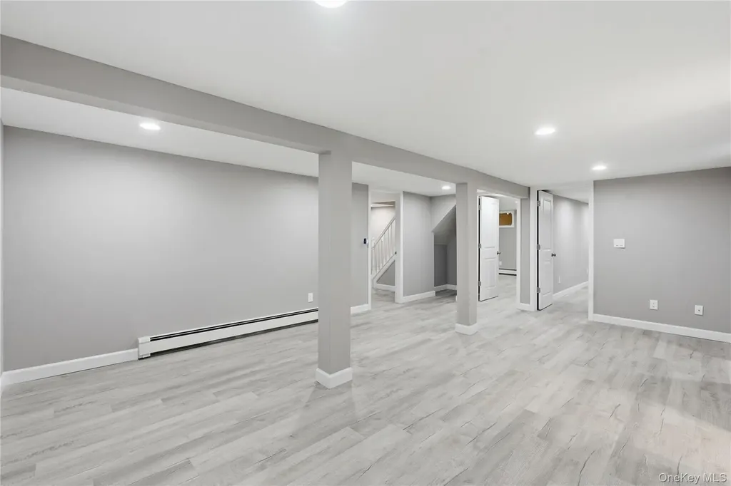 1395 Gardiner Drive Bay Shore NY 11706