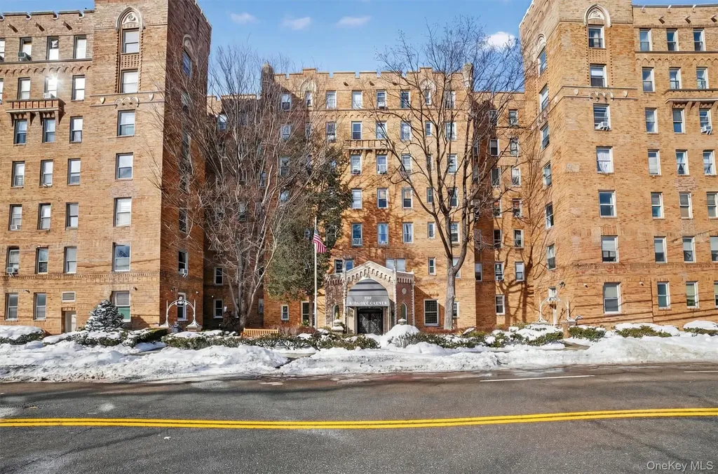 219 Bronx River Road Yonkers NY 10704