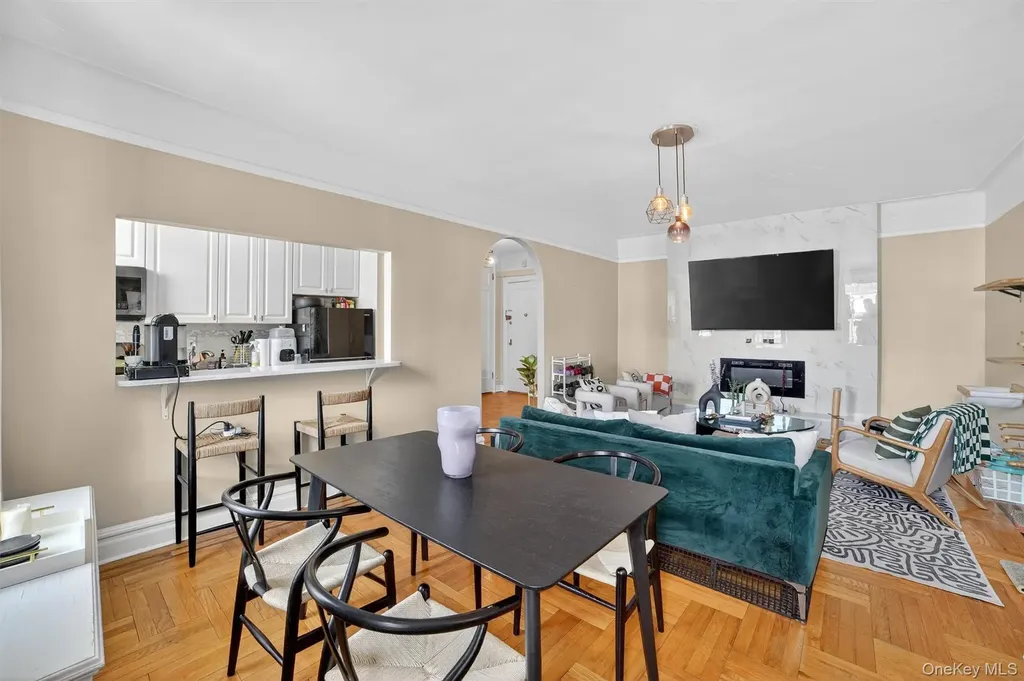 219 Bronx River Road Yonkers NY 10704