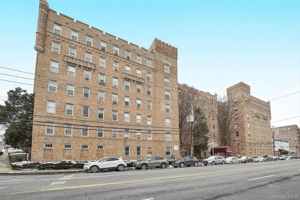 219 Bronx River Road Yonkers NY 10704