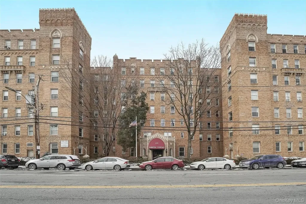 219 Bronx River Road Yonkers NY 10704