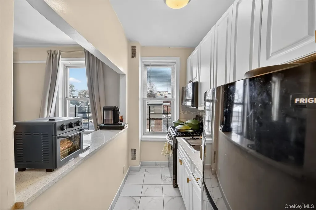 219 Bronx River Road Yonkers NY 10704