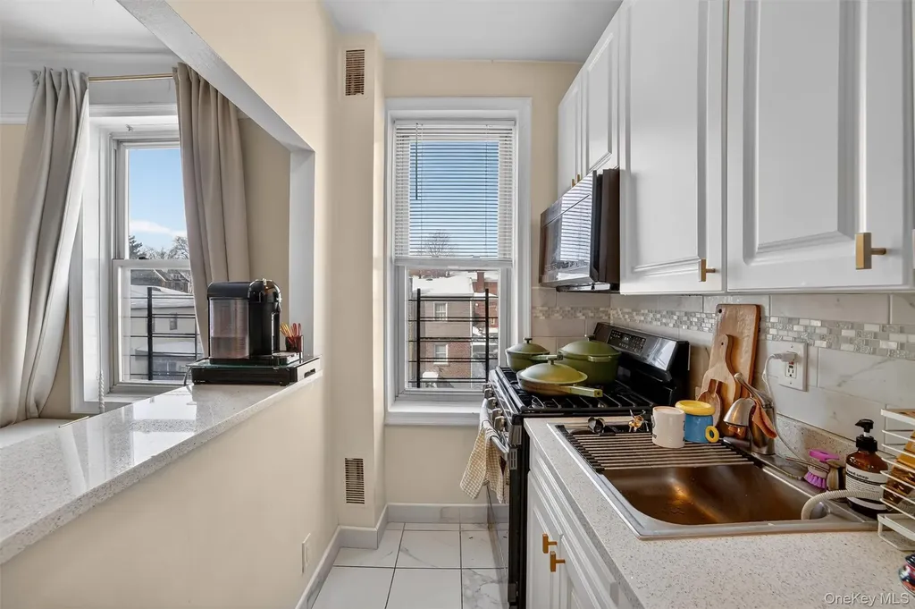 219 Bronx River Road Yonkers NY 10704