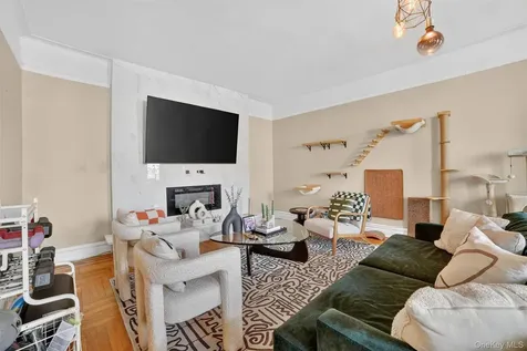 219 Bronx River Road Yonkers NY 10704