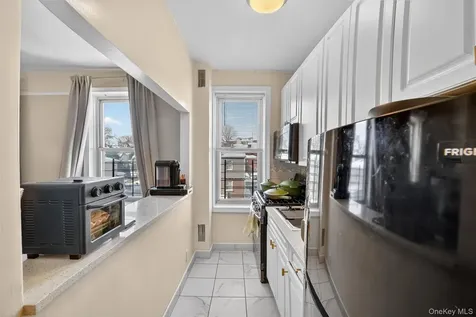 219 Bronx River Road Yonkers NY 10704