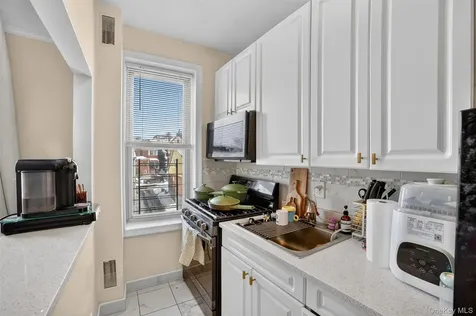 219 Bronx River Road Yonkers NY 10704