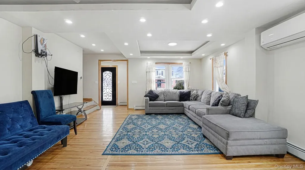 34 Diamond Street Elmont NY 11003