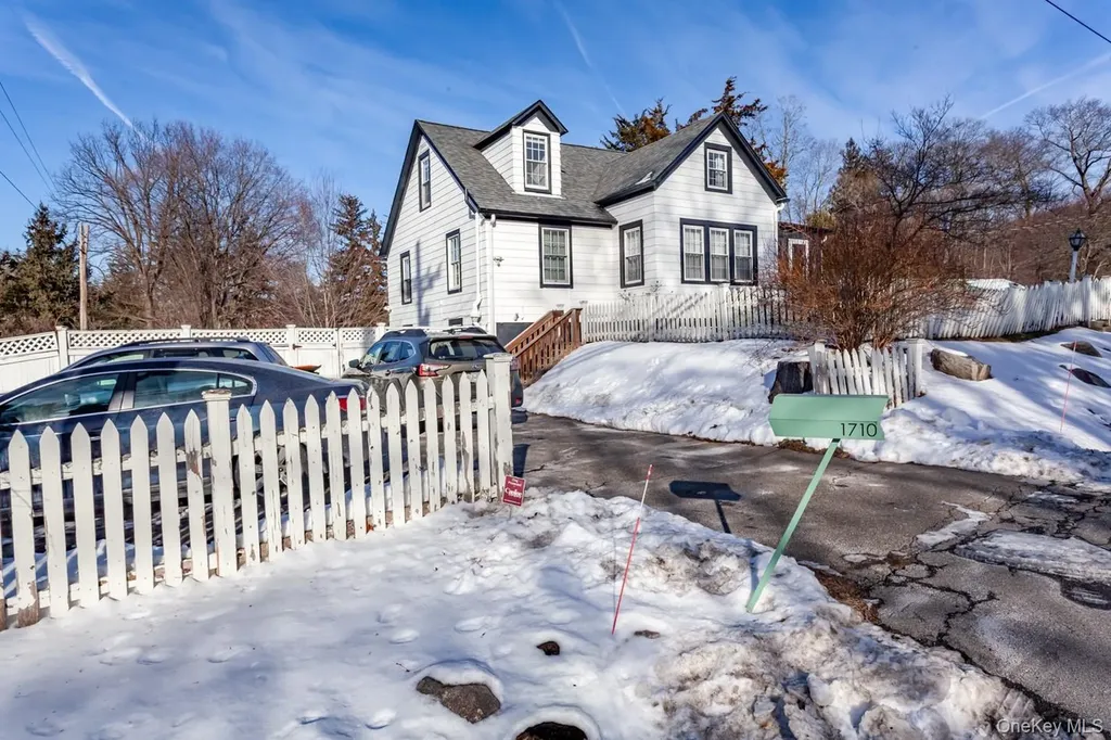1710 Route 9d Cold Spring NY 10516