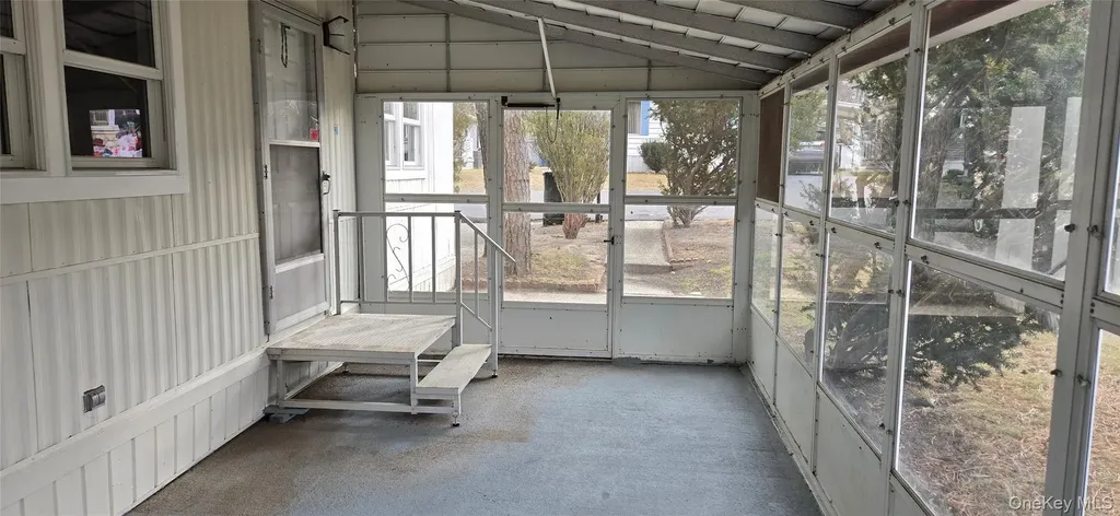 525 Riverleigh Avenue Unit 116 Riverhead NY 11901