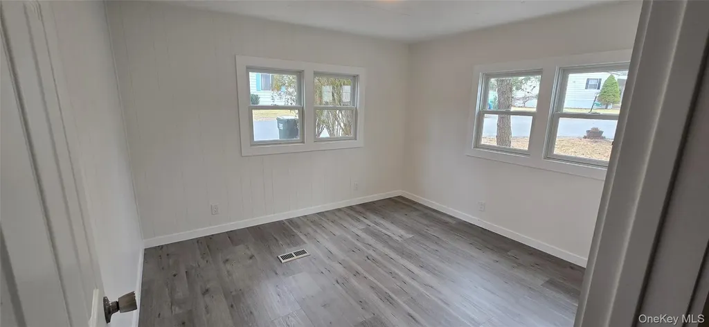 525 Riverleigh Avenue Unit 116 Riverhead NY 11901