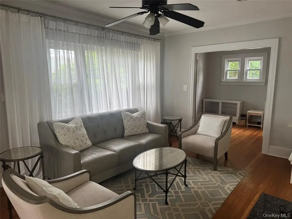 9 Castleton Court Oceanside NY 11572