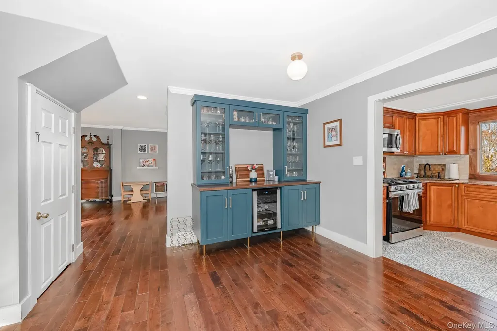 456 48th Street Lindenhurst NY 11757