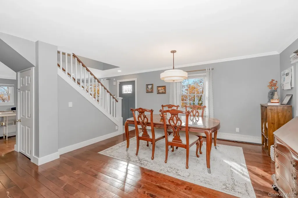 456 48th Street Lindenhurst NY 11757