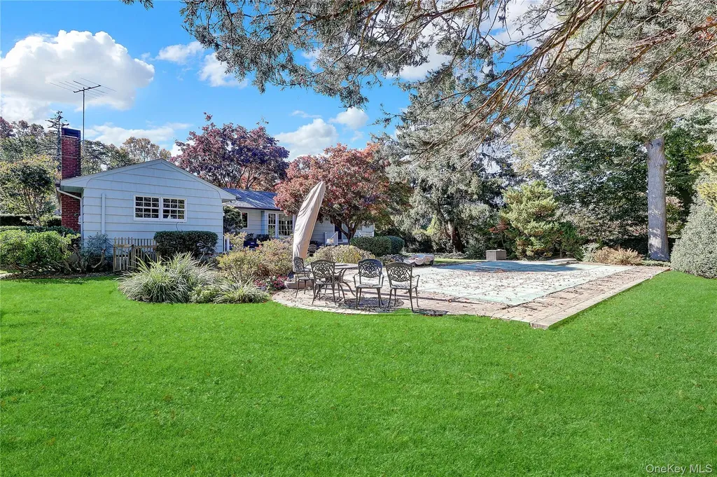 5 Cedar Lane Setauket NY 11733