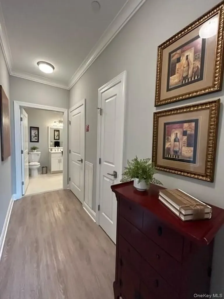 75 E Hoffman Avenue Lindenhurst NY 11757
