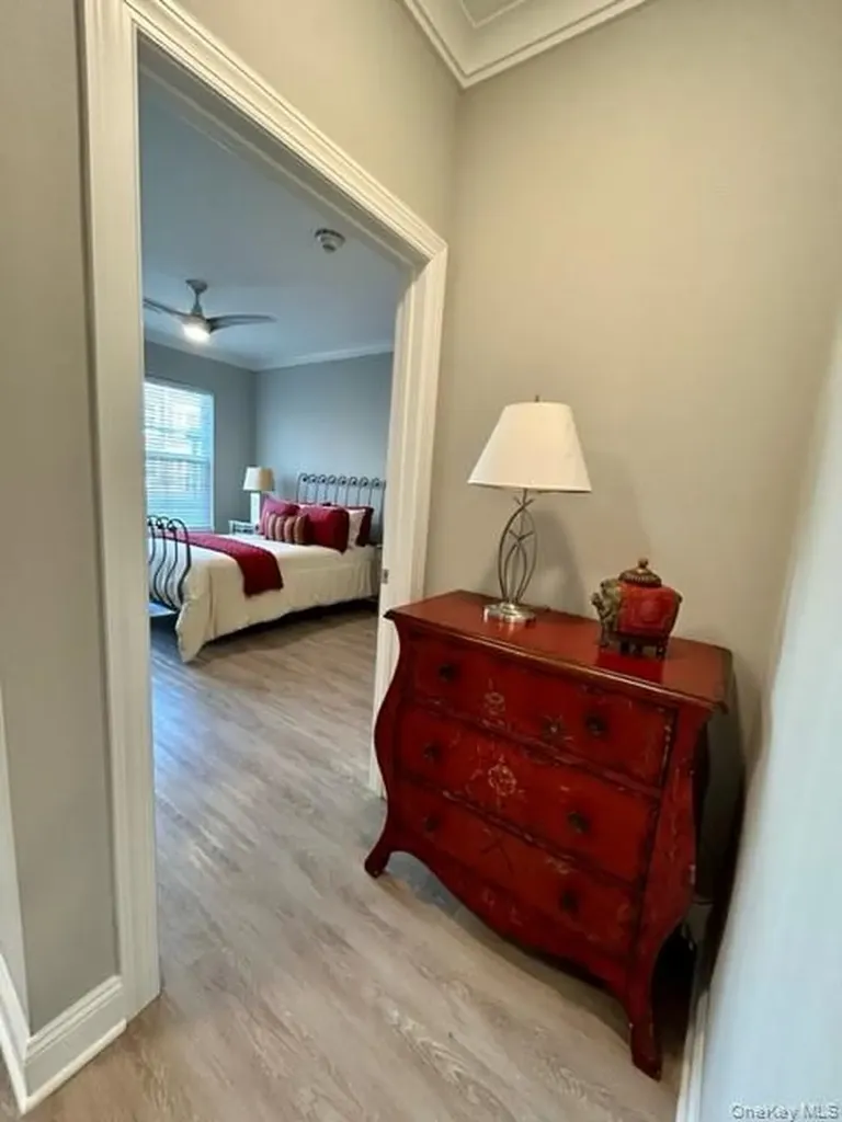 75 E Hoffman Avenue Lindenhurst NY 11757