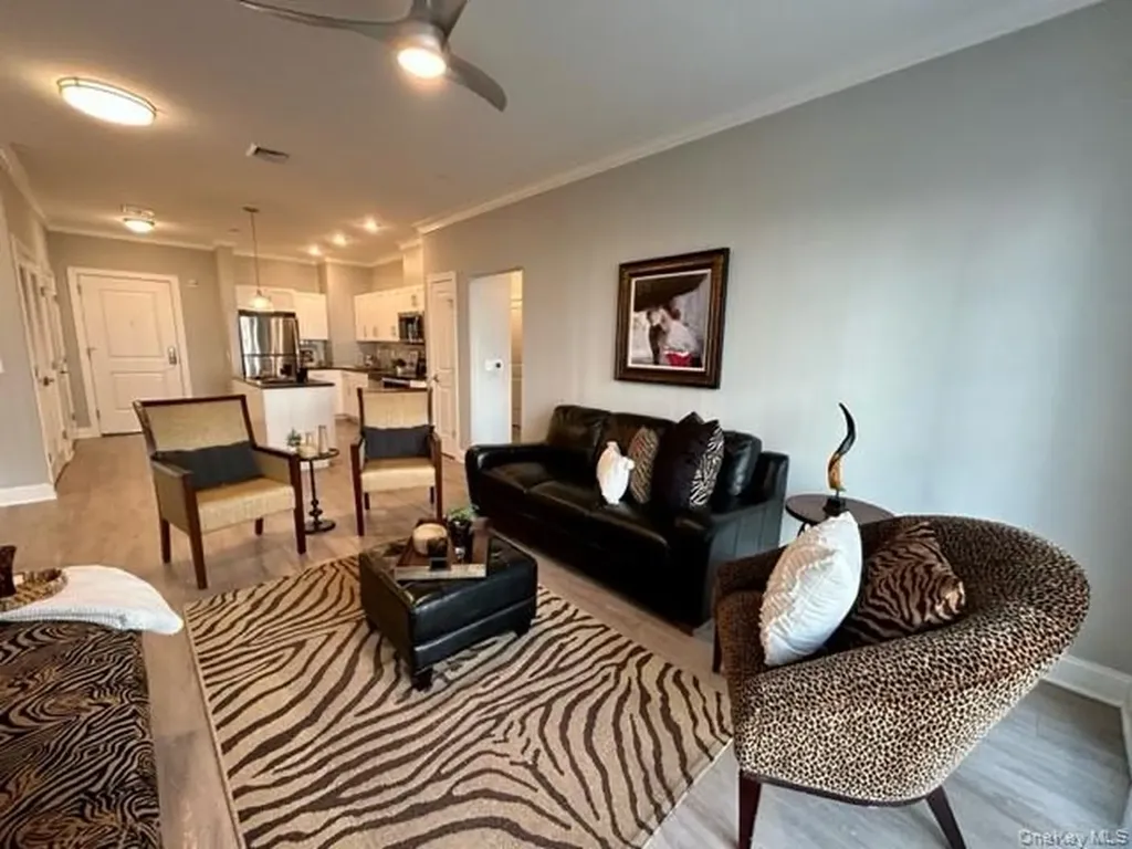 75 E Hoffman Avenue Lindenhurst NY 11757