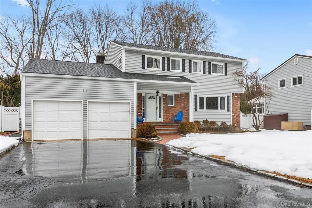 111 Cocks Lane Locust Valley NY 11560
