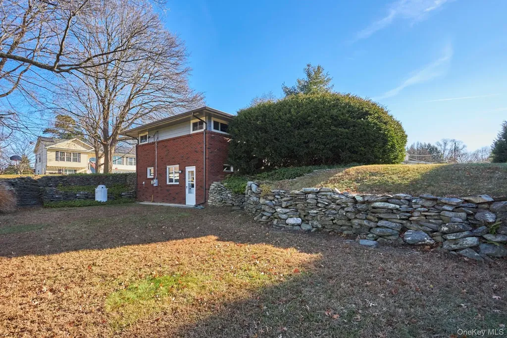 41 Trinity Place Rhinebeck NY 12572