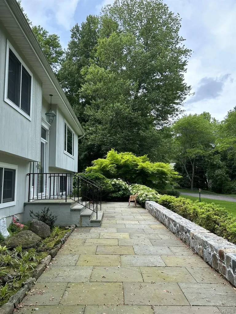 48 Cypress Lane Briarcliff Manor NY 10510