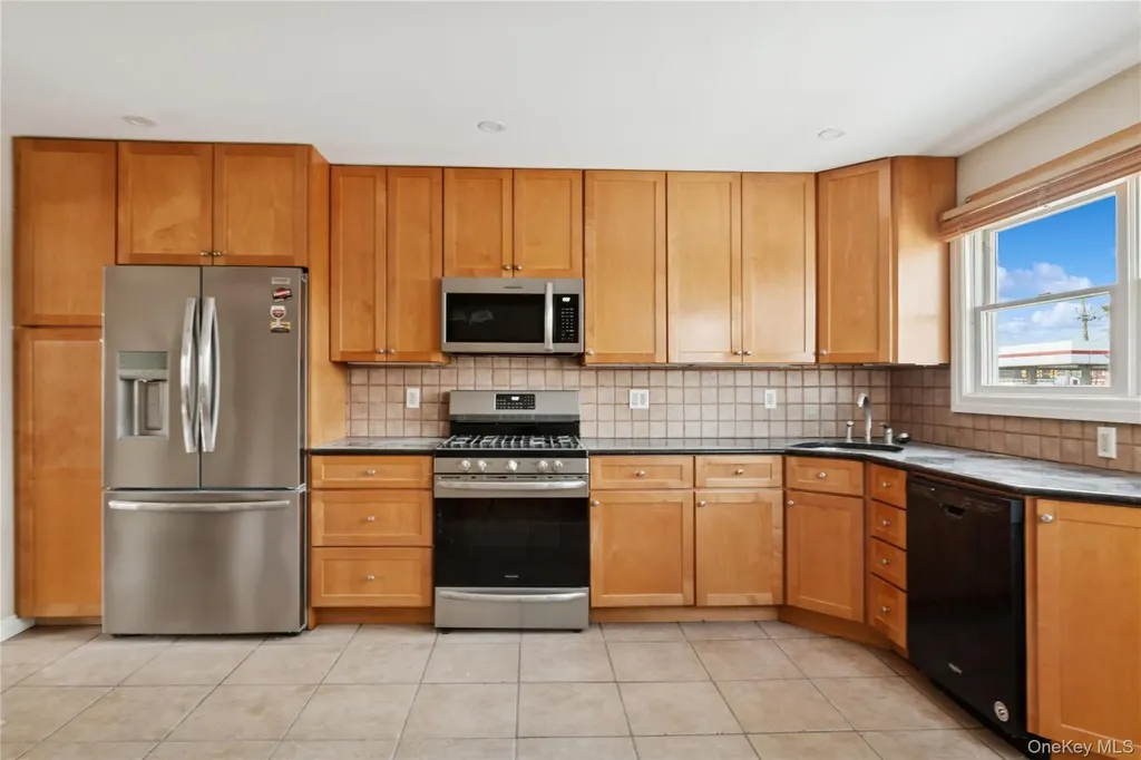 4274 Broadway Island Park NY 11558