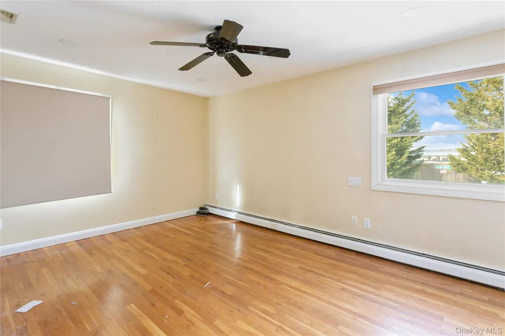 4274 Broadway Island Park NY 11558